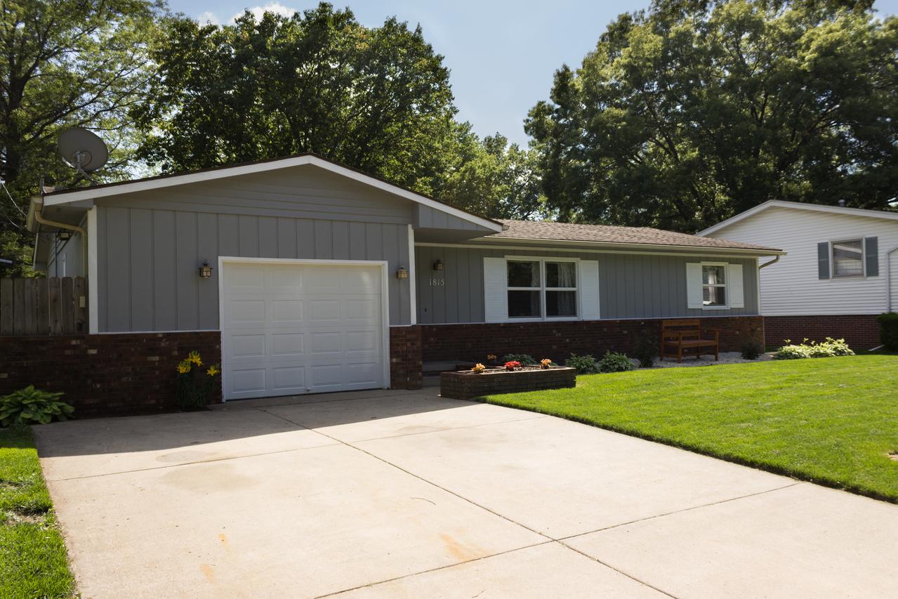 1815 Crescent Dr., Champaign, IL 61821