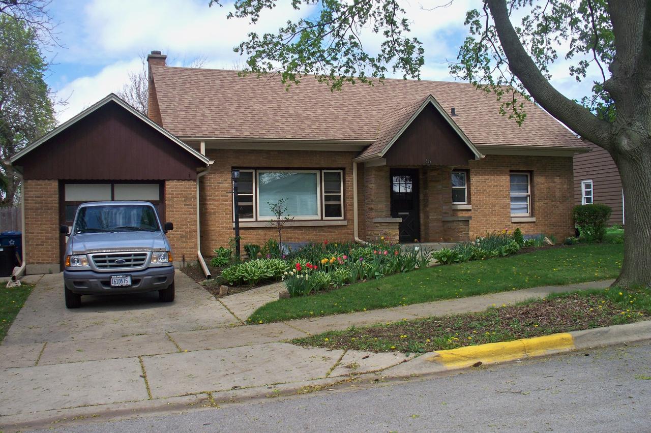 828 2nd Ave., Aurora, IL 60505