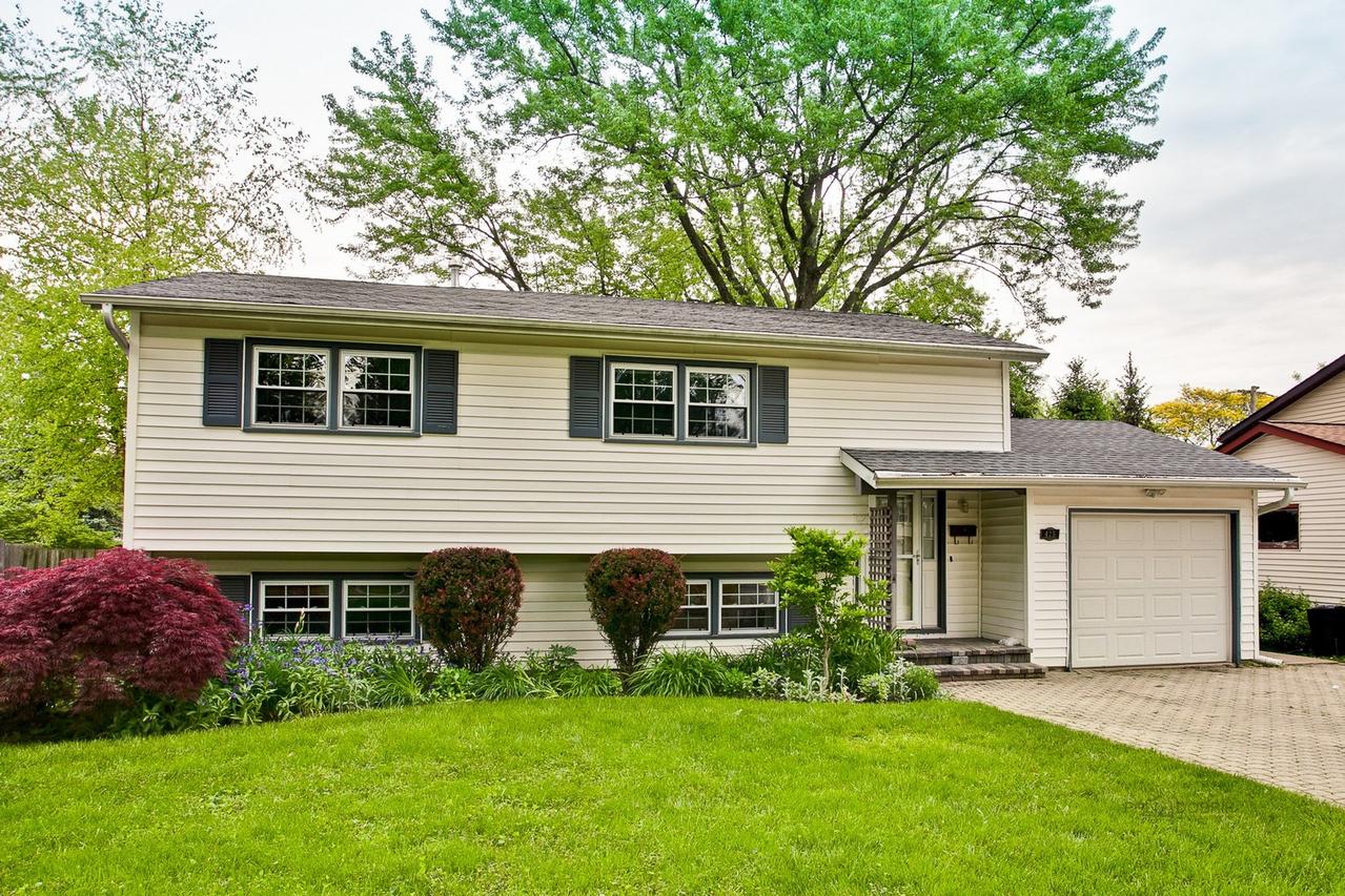 425 N Idlewild Ave., Mundelein, IL 60060