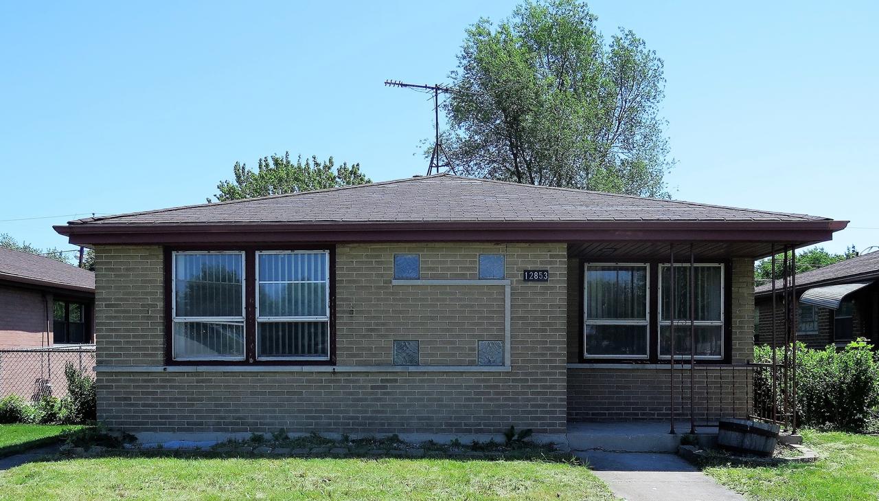 12853 S Escanaba Ave., Chicago, IL 60633