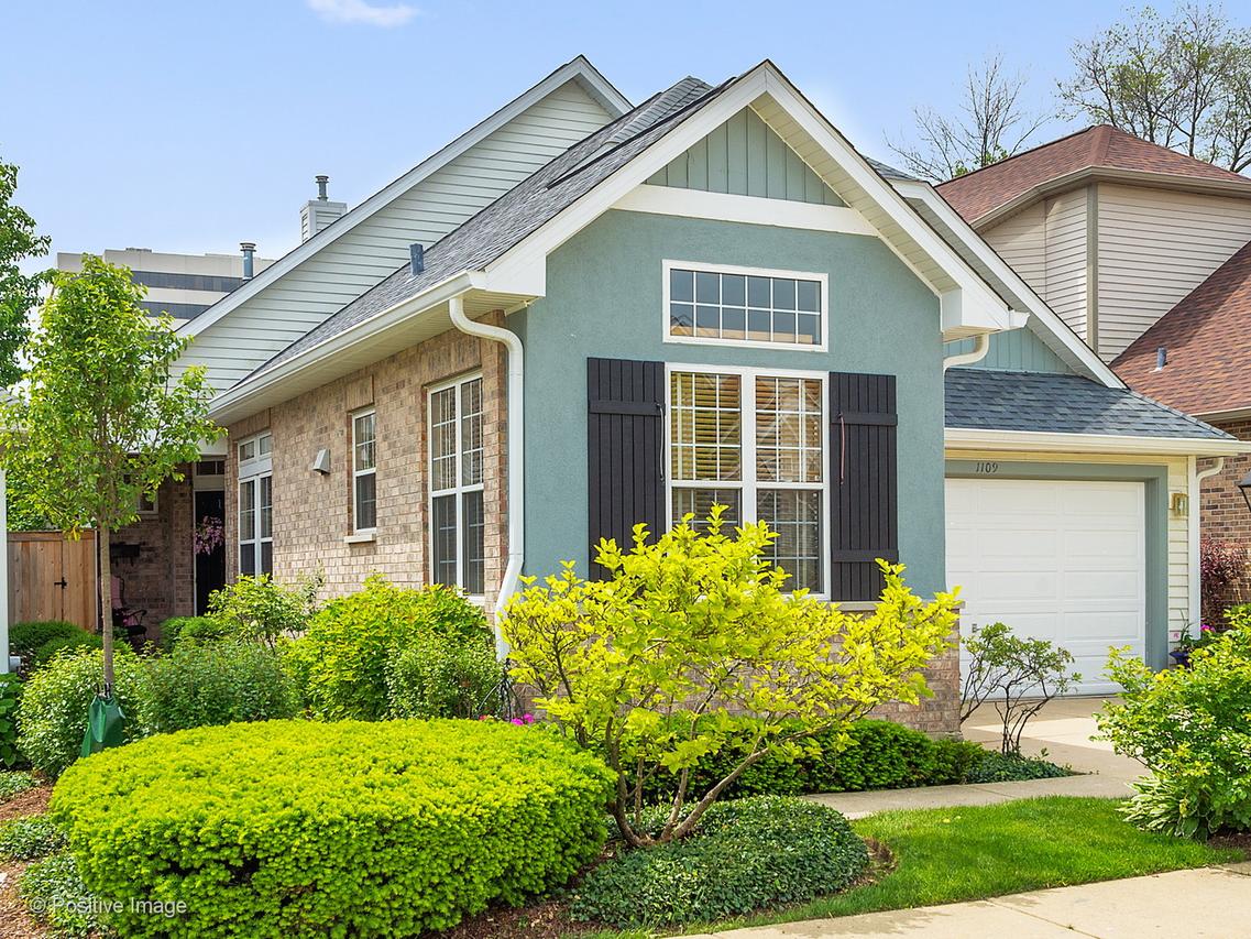 1109 Oxford Ct., Oakbrook Terrace, IL 60181