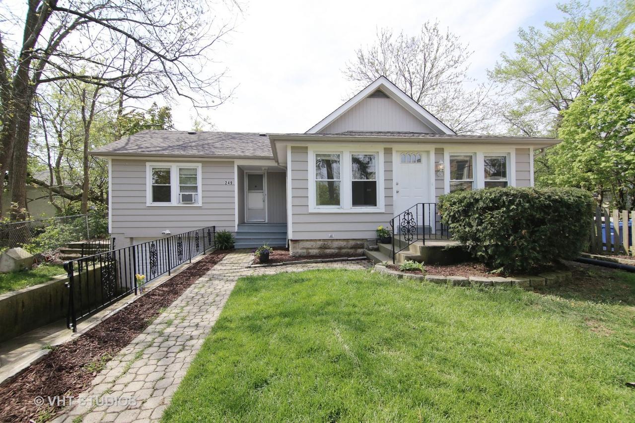 249 North Ave., Highwood, IL 60040