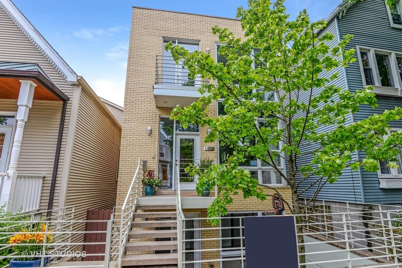 2241 W Melrose St., Chicago, IL 60618
