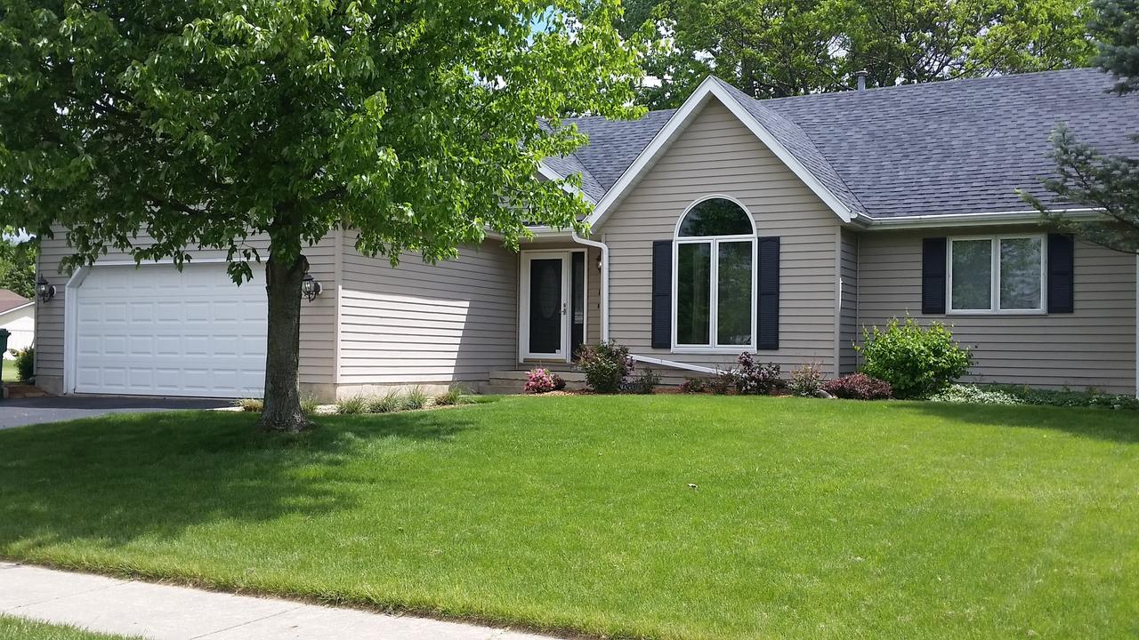1350 John St., Sycamore, IL 60178