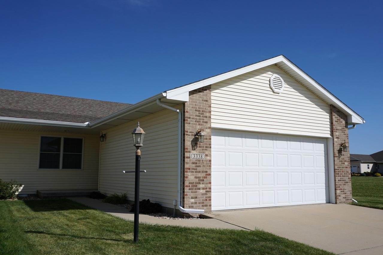 3338 Boulder Ridge Dr., Champaign, IL 61822