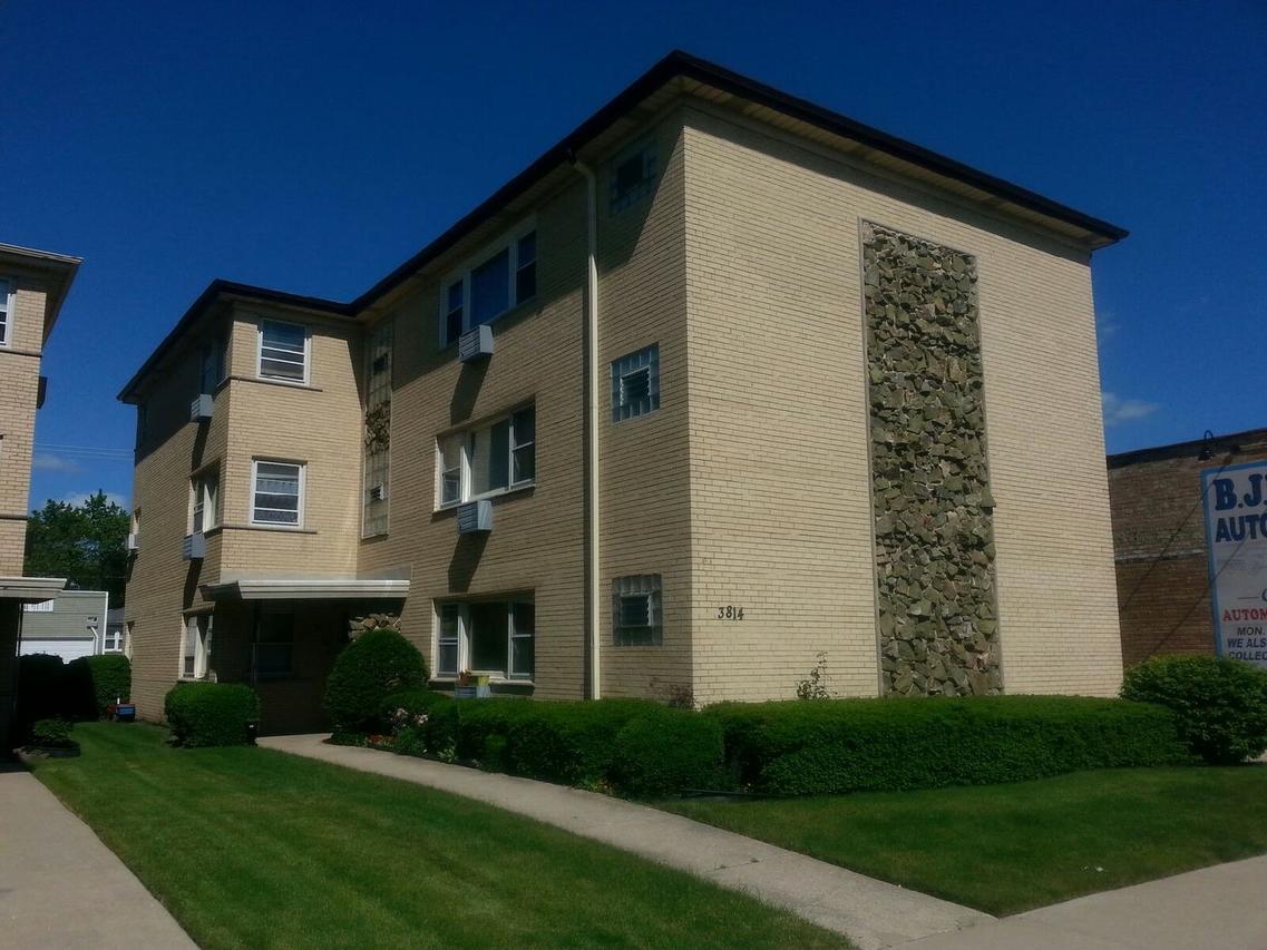 3814 N Harlem Ave. #2E, Chicago, IL 60634