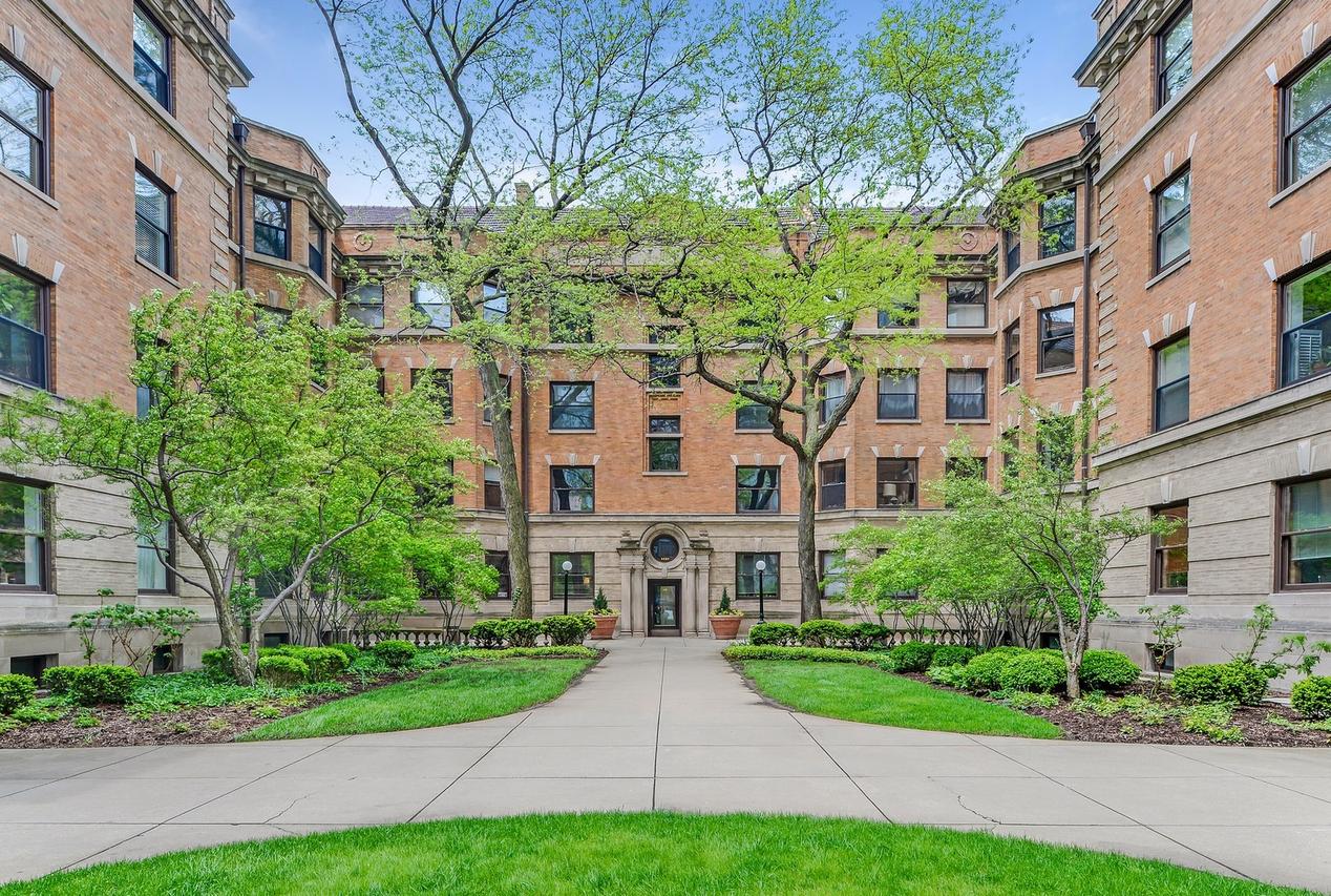 672 W Irving Park Rd. #G3, Chicago, IL 60613