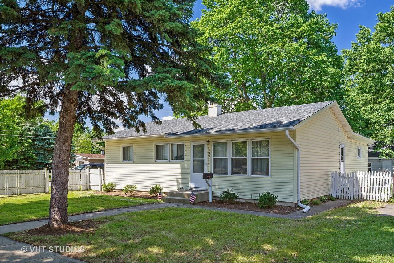 800 Taylor Ave., Aurora, IL 60506
