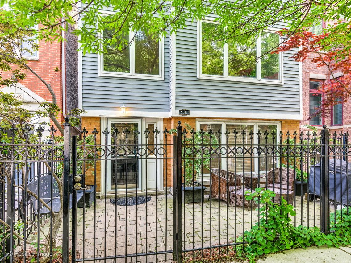 2647 N Southport Ave. #A, Chicago, IL 60614