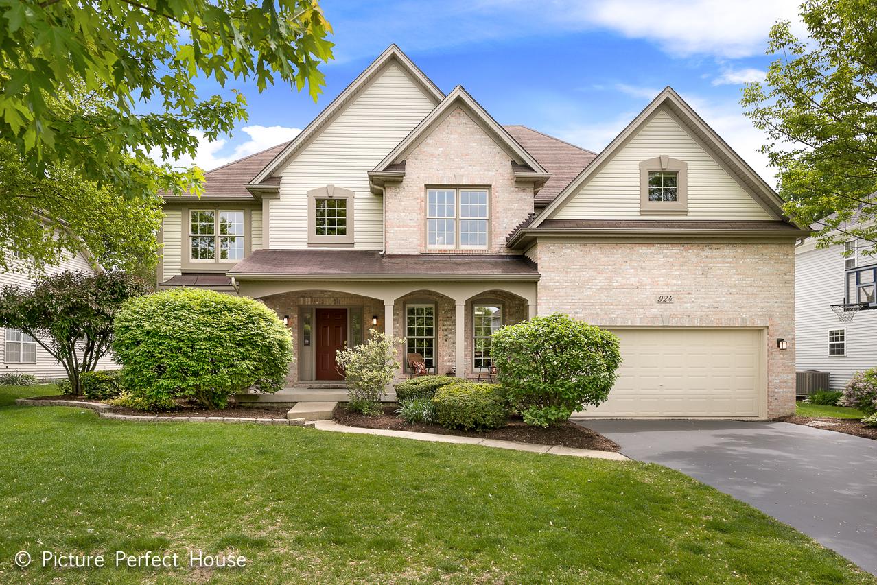 924 Erb Farm Ln., Naperville, IL 60563