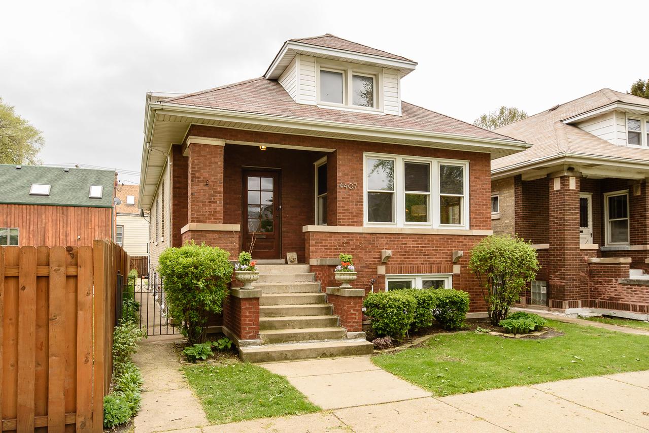 4407 W Leland Ave., Chicago, IL 60630