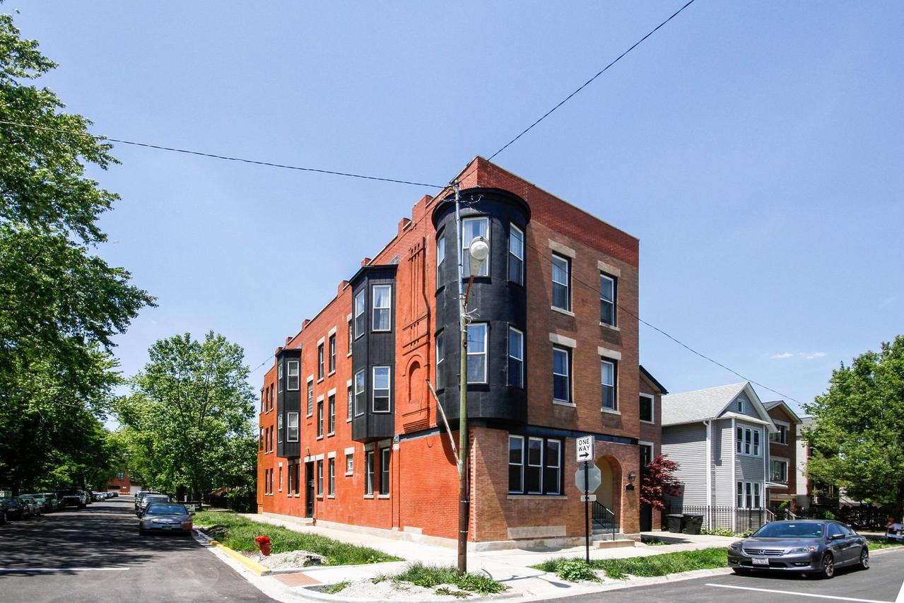 1934 N Rockwell St. #3R, Chicago, IL 60647