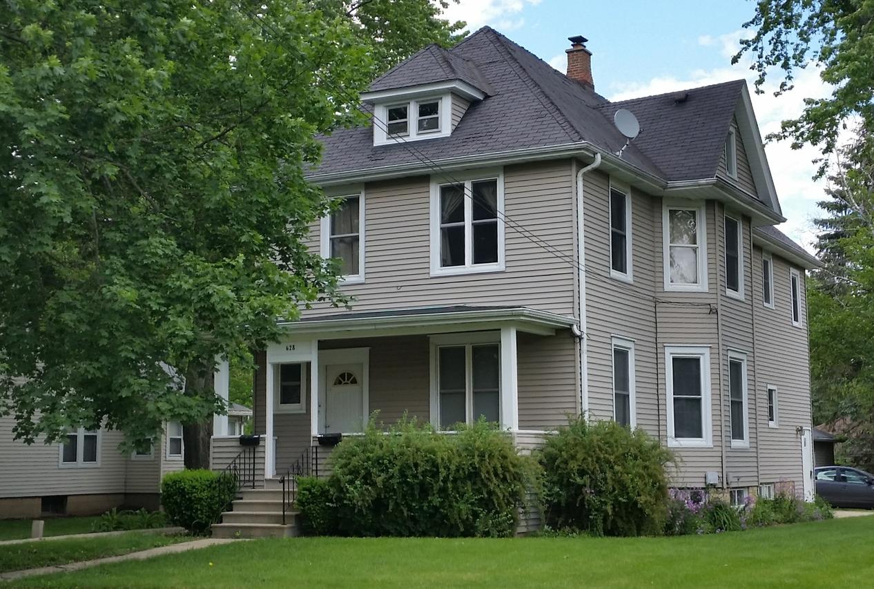 628 N 12th St., Dekalb, IL 60115