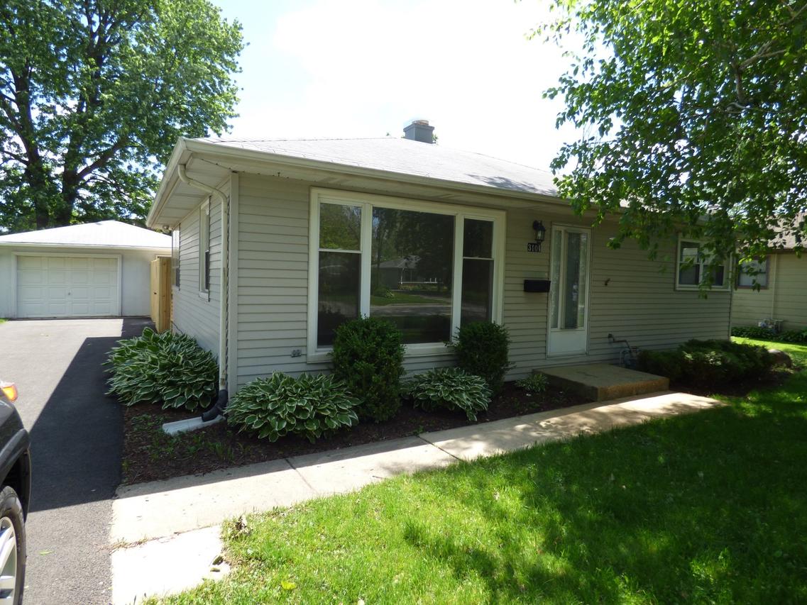 3104 Owl Dr., Rolling Meadows, IL 60008