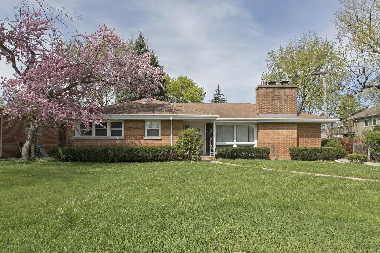 800 S Elmhurst Rd., Mount Prospect, IL 60056