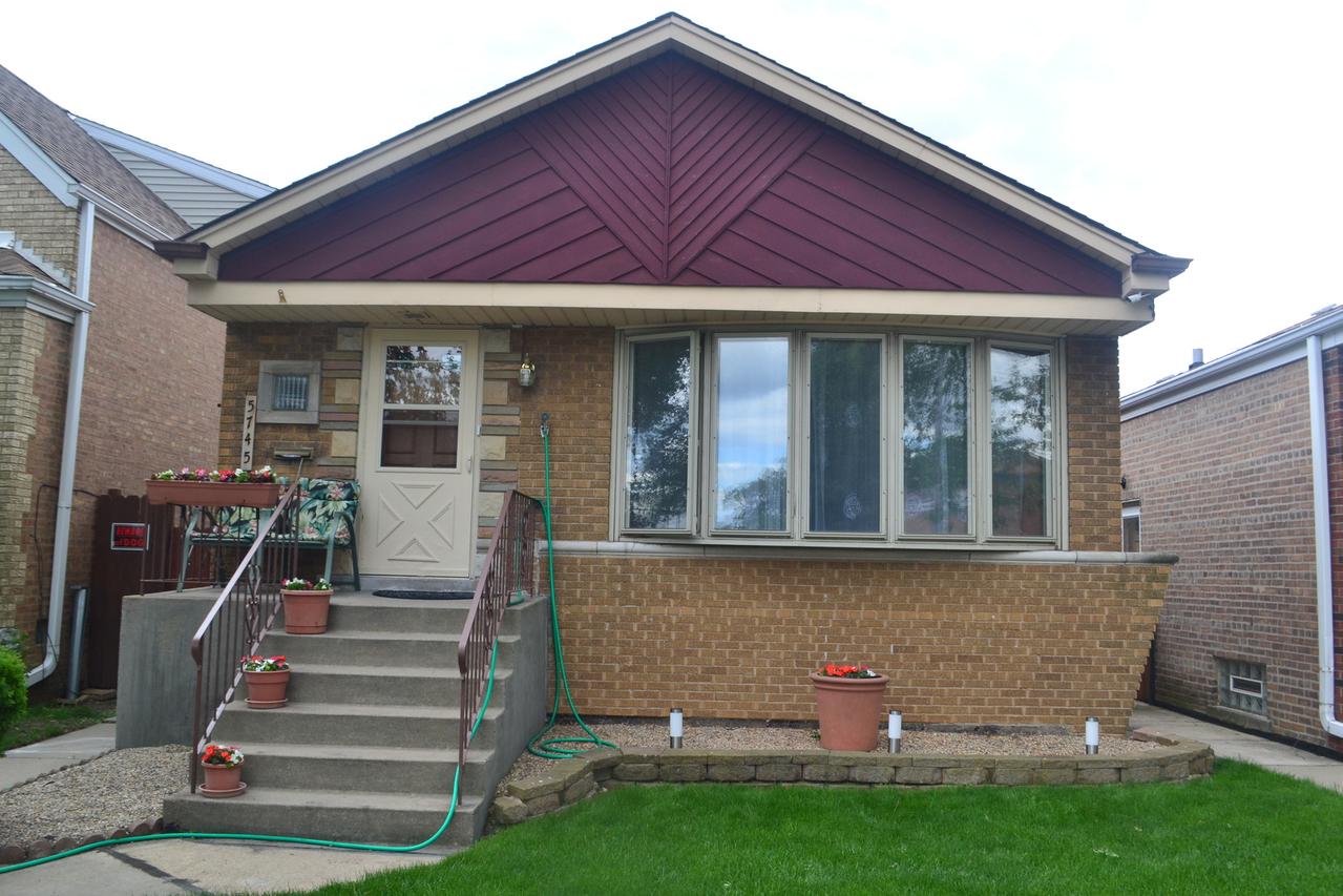 5745 W 55th St., Chicago, IL 60638