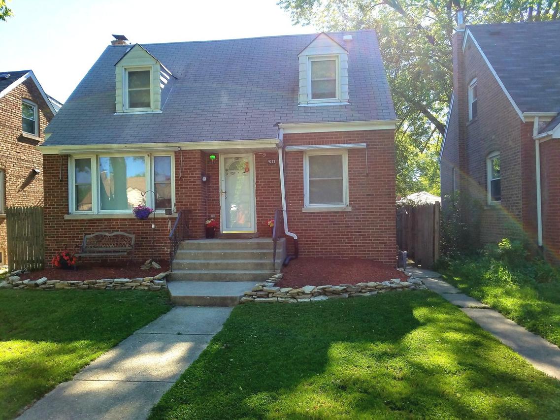 9213 S 50th Ave., Oak Lawn, IL 60453