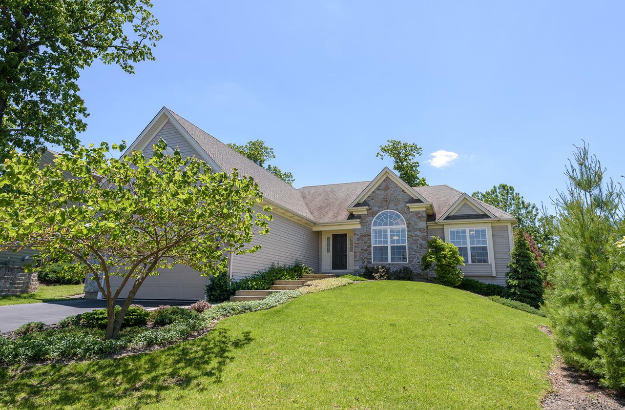 209 Maple Ridge Ln., Montgomery, IL 60538