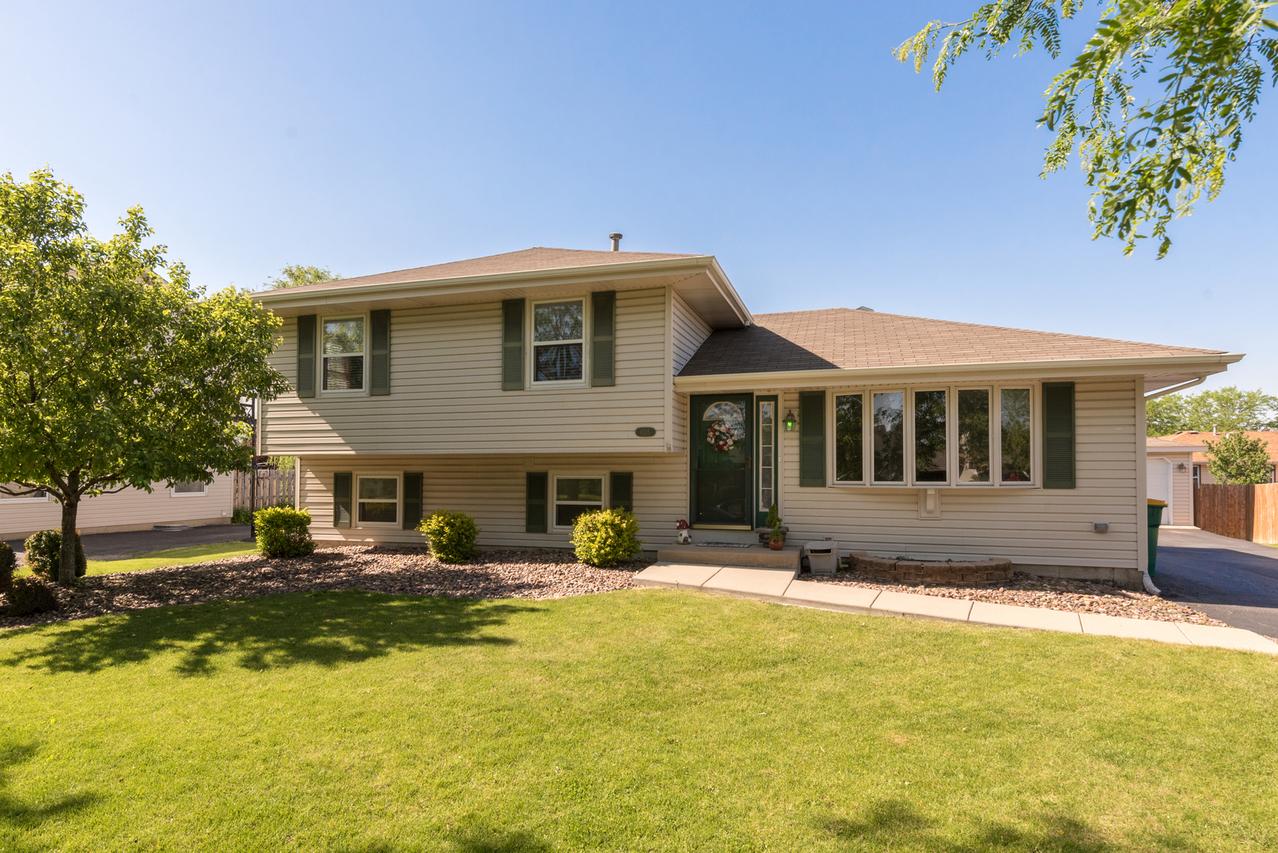 6515 Goldhaber Ln., Plainfield, IL 60586