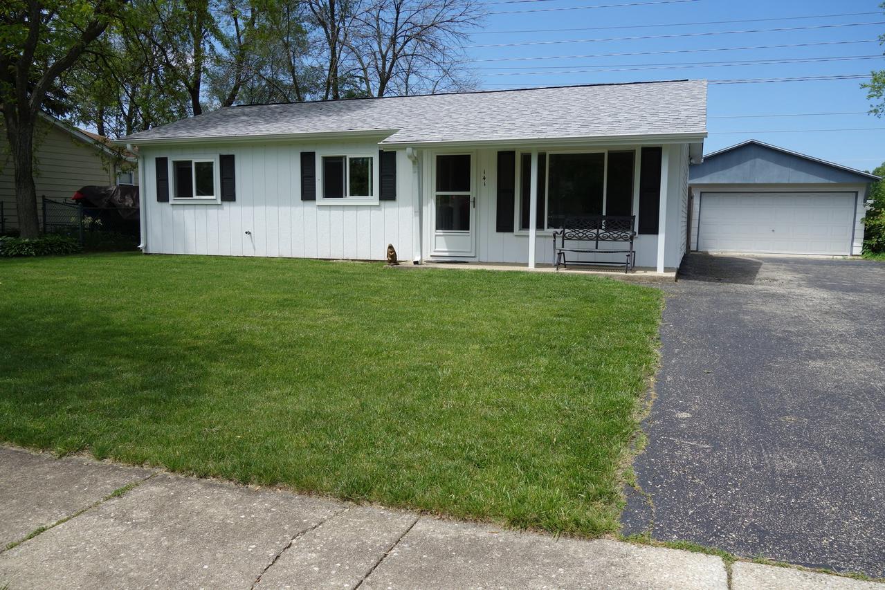 141 Valley Dr., Bolingbrook, IL 60440