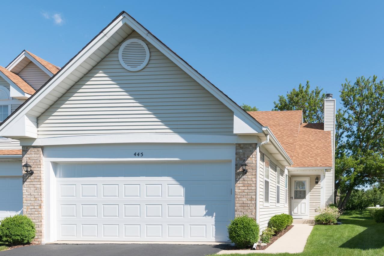445 Prairieview Dr., Oswego, IL 60543