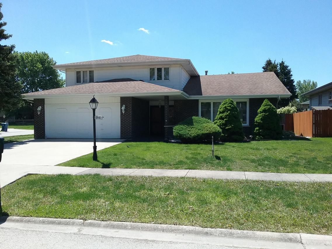 8441 W Zermatt Dr., Palos Hills, IL 60465