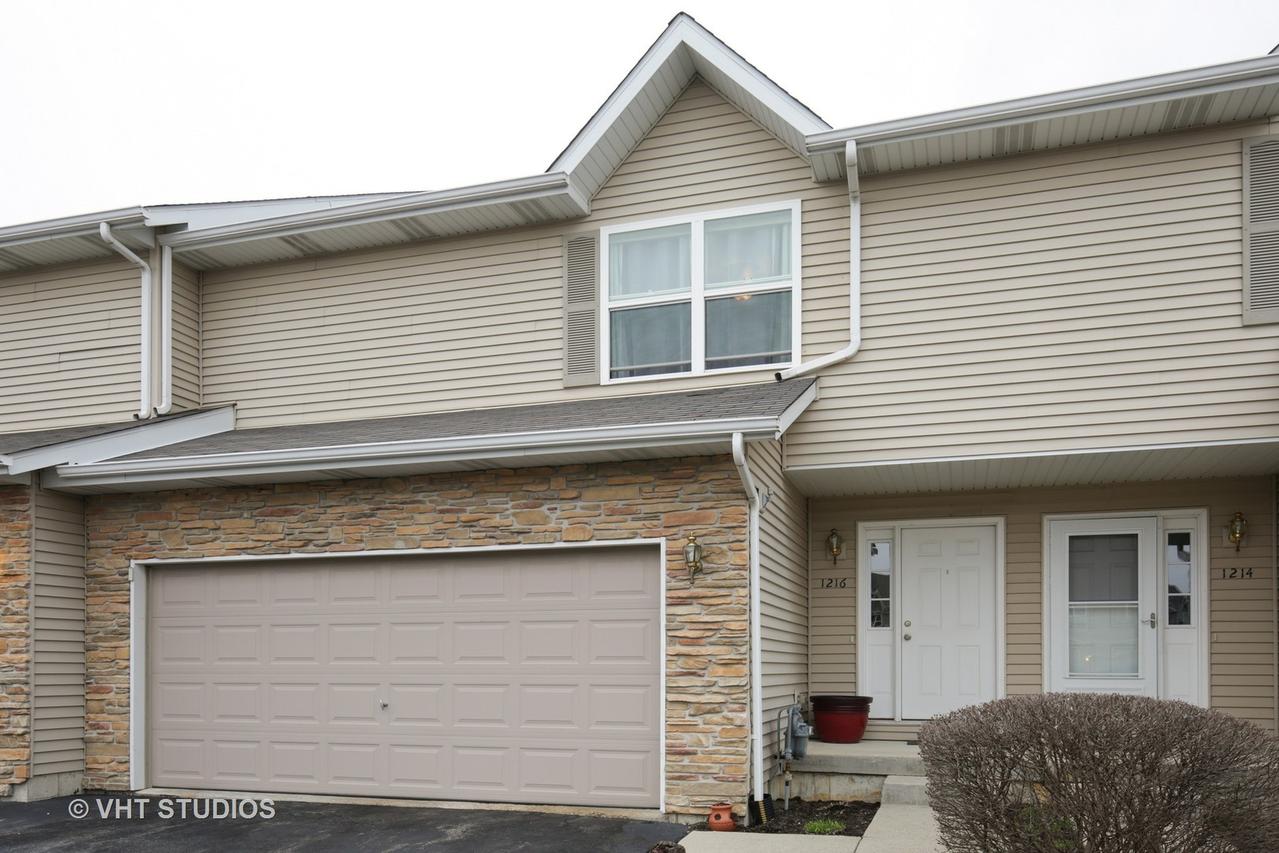1216 Rose Dr., Sycamore, IL 60178