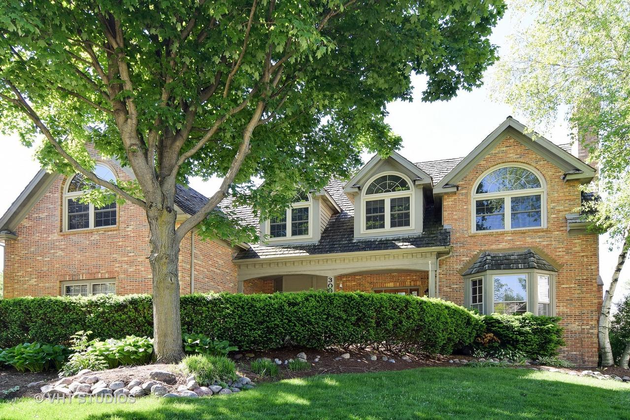 3002 Royal Queens Ct., St. Charles, IL 60174
