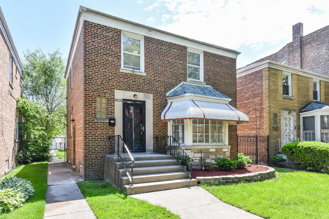 8531 S Bennett Ave., Chicago, IL 60617