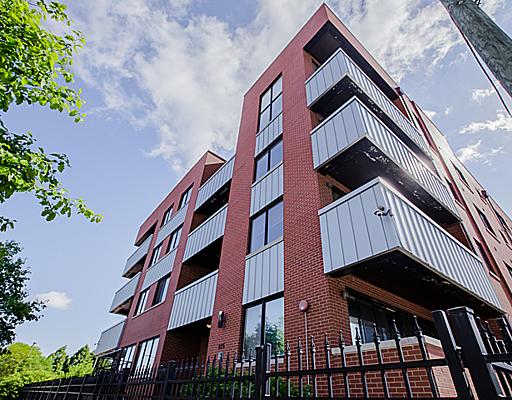 825 N Hudson Ave. #2E, Chicago, IL 60610