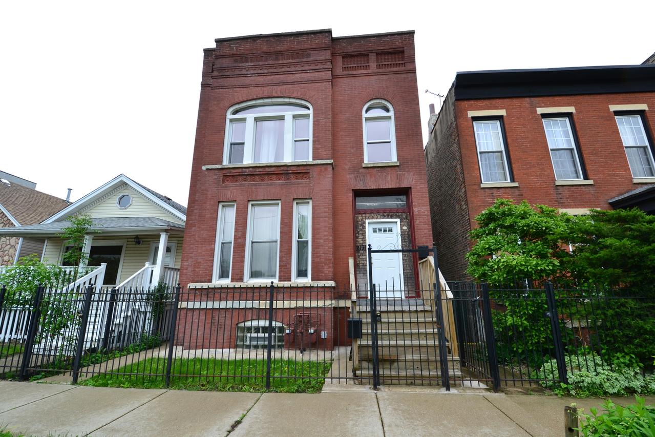 2131 W Gladys Ave., Chicago, IL 60612