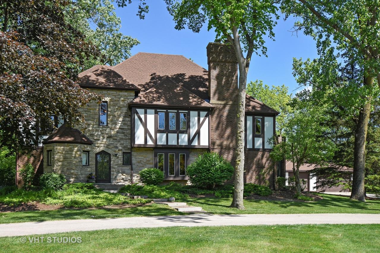 155 Helm Rd., Barrington Hills, IL 60010
