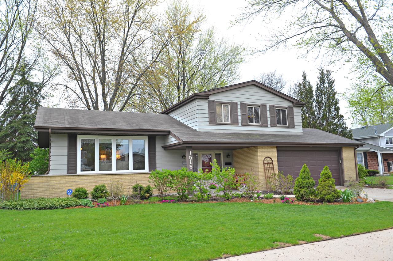 1515 W Roanoke Dr., Arlington Heights, IL 60004