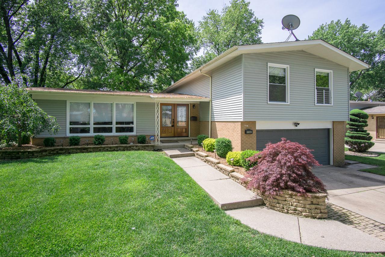 1102 W Ohio St., Glenwood, IL 60425