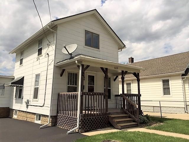 669 Woodlawn Ave., Aurora, IL 60506