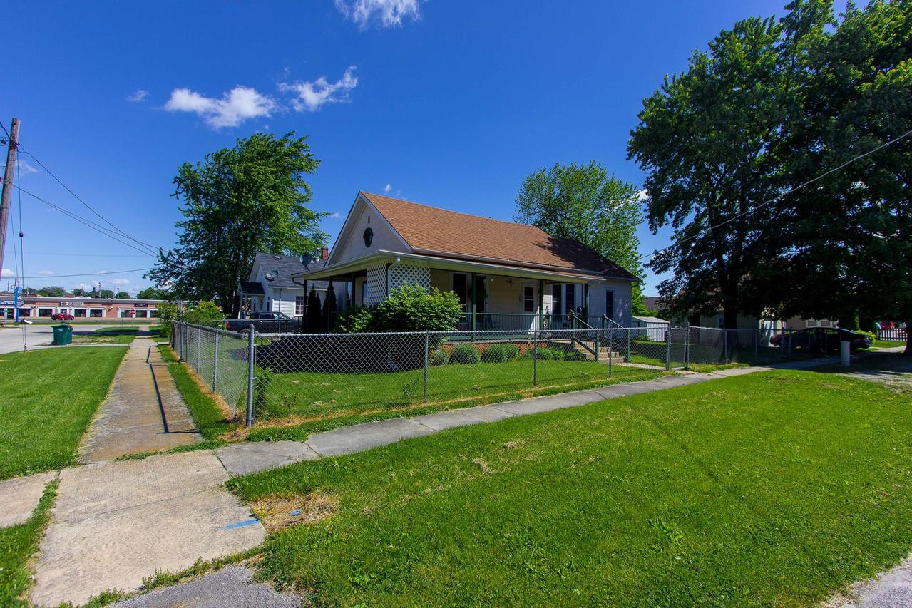 219 S James St., Plano, IL 60545
