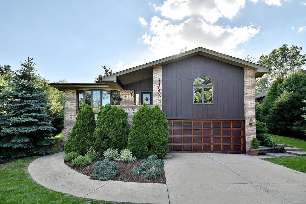 15312 S Edgewood Dr., Lockport, IL 60441