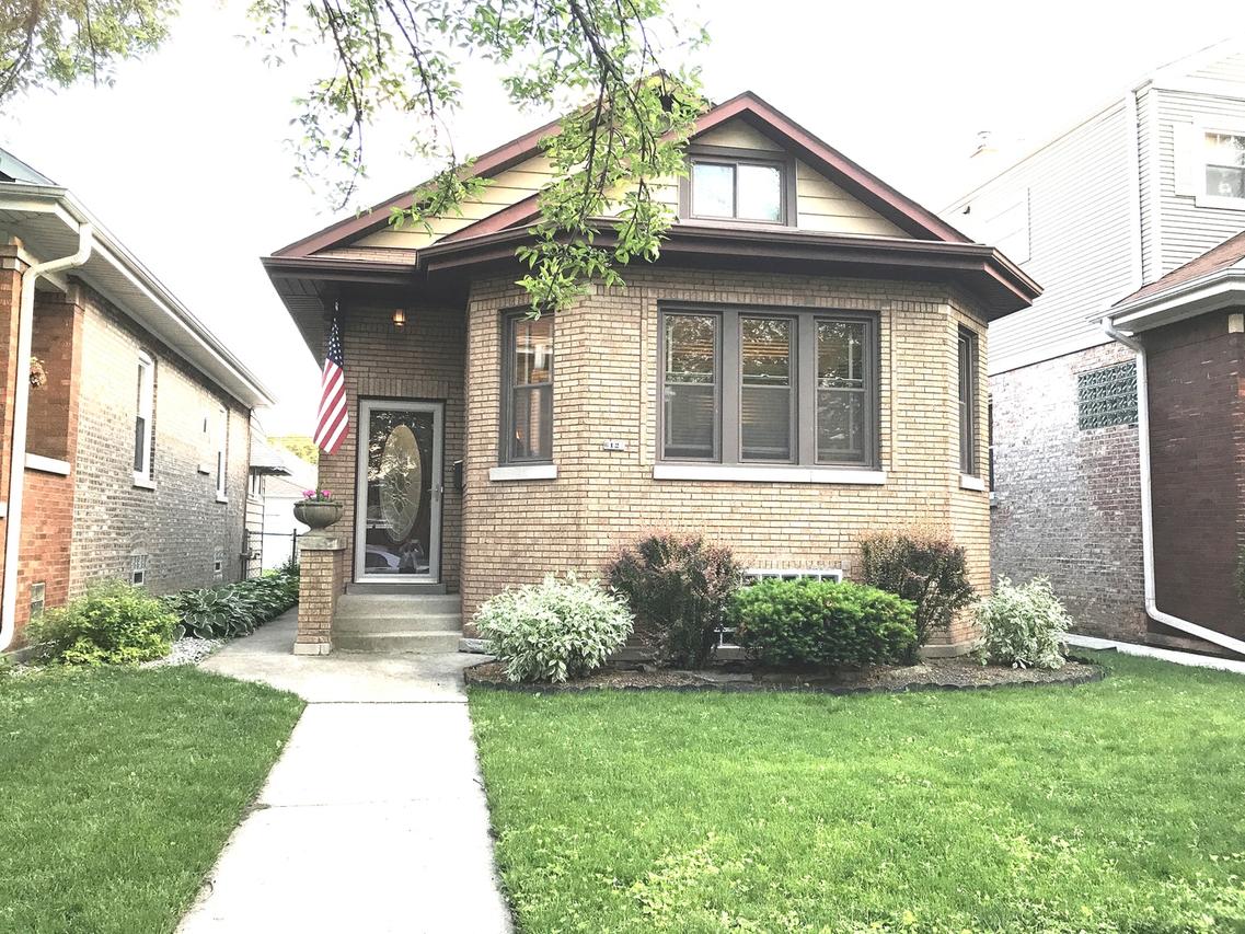 6121 W Eddy St., Chicago, IL 60634