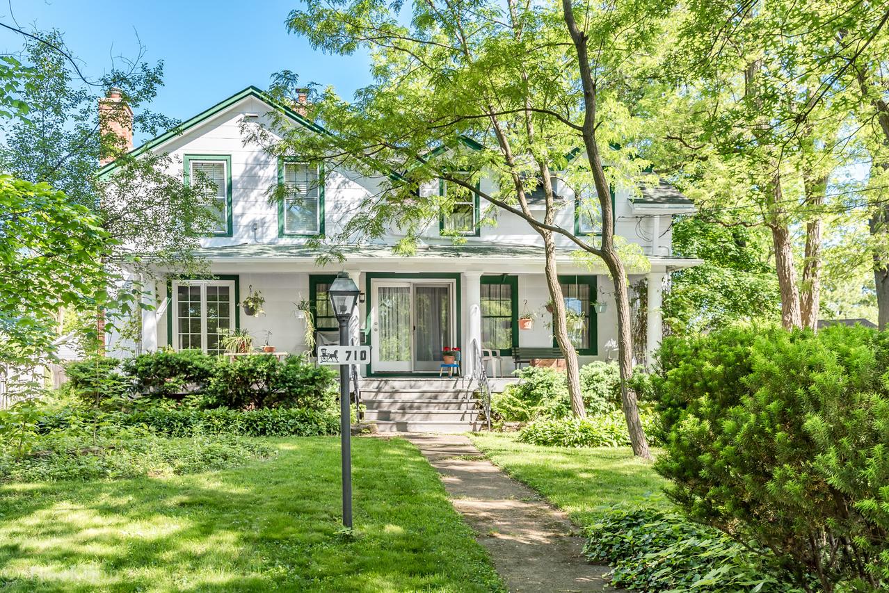 710 Maple Ave., Downers Grove, IL 60515