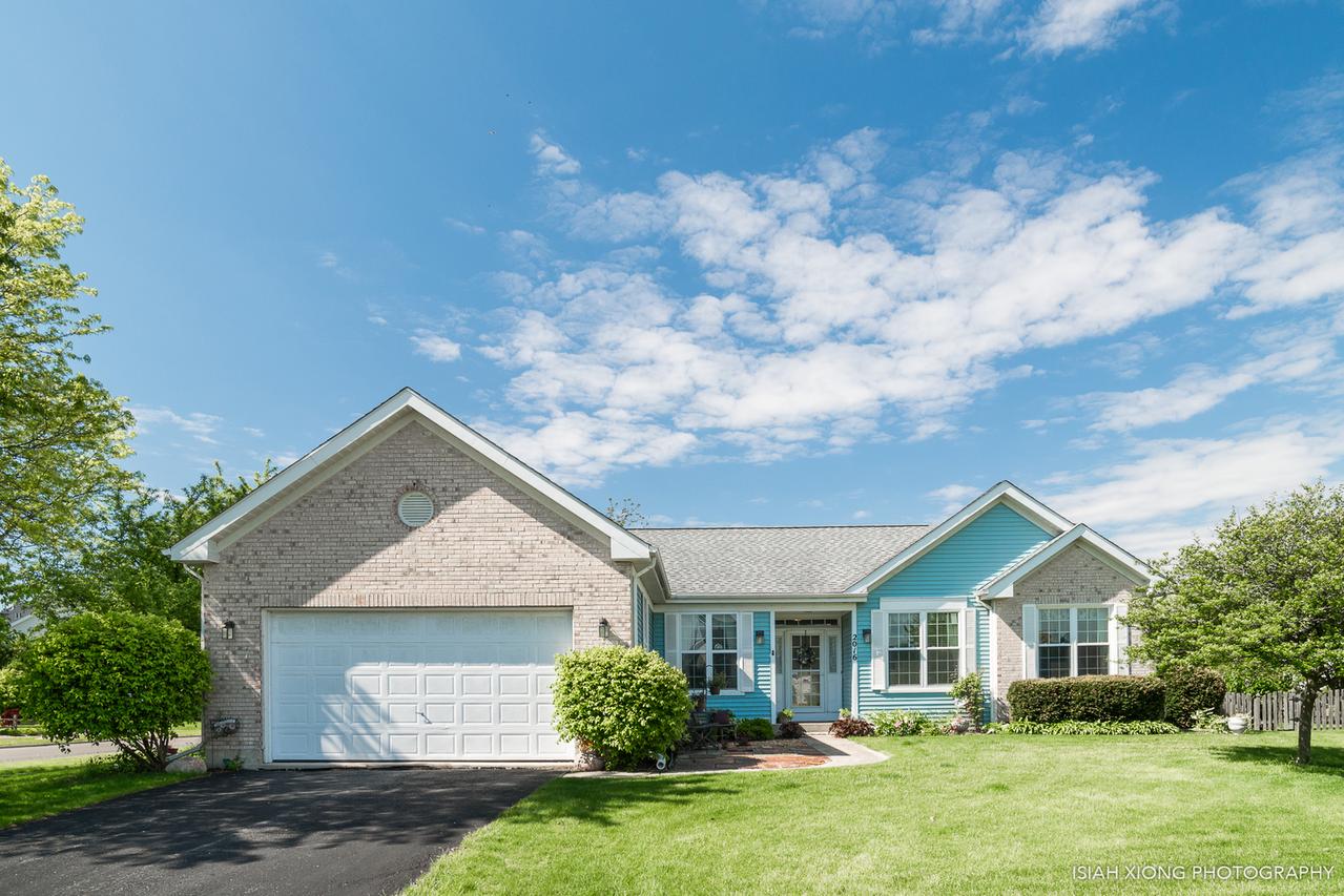 2016 Garfield Ave., Aurora, IL 60506