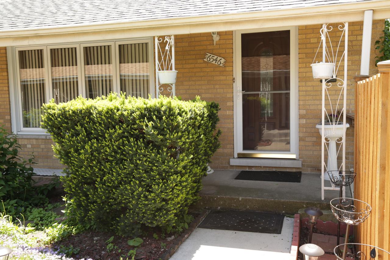 6546 N Spaulding Ave., Lincolnwood, IL 60712