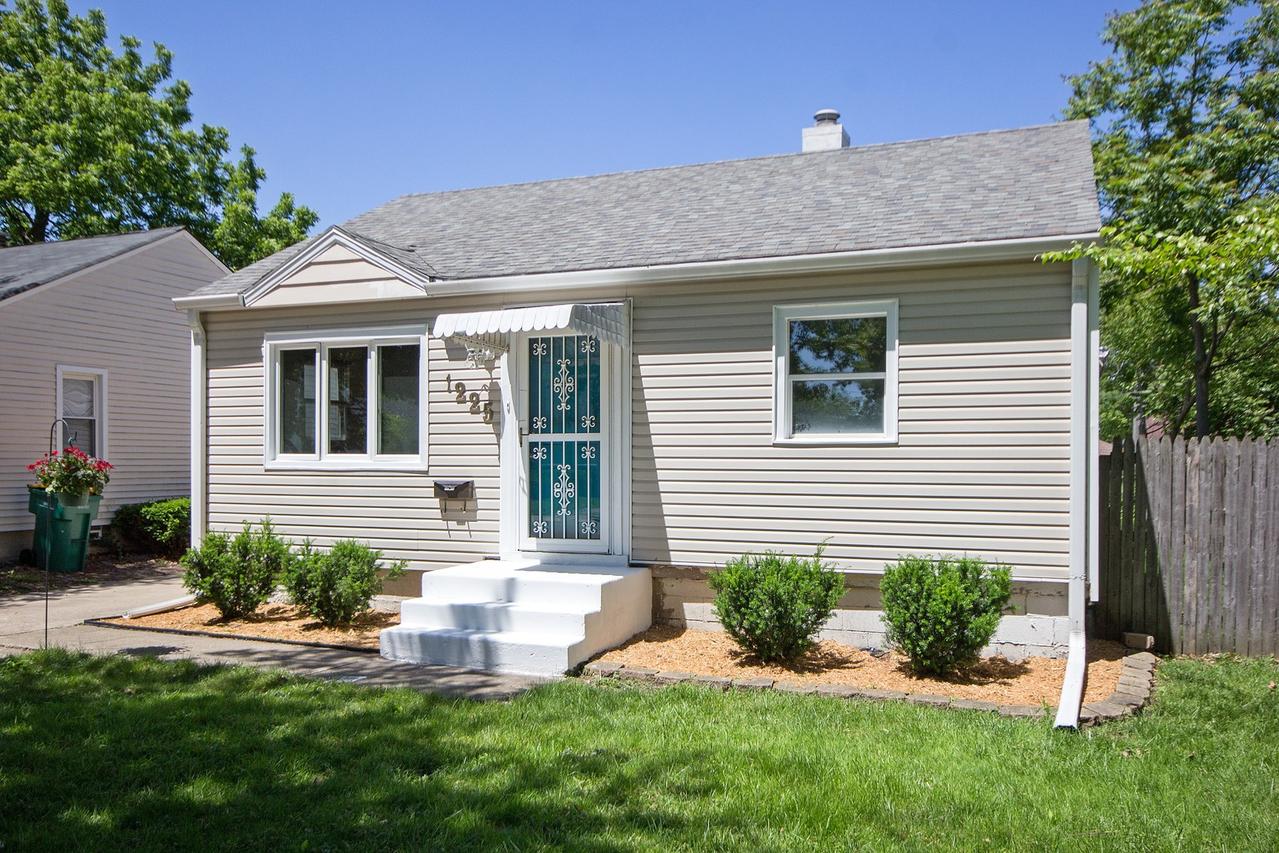 1225 Clara Ave., Joliet, IL 60435