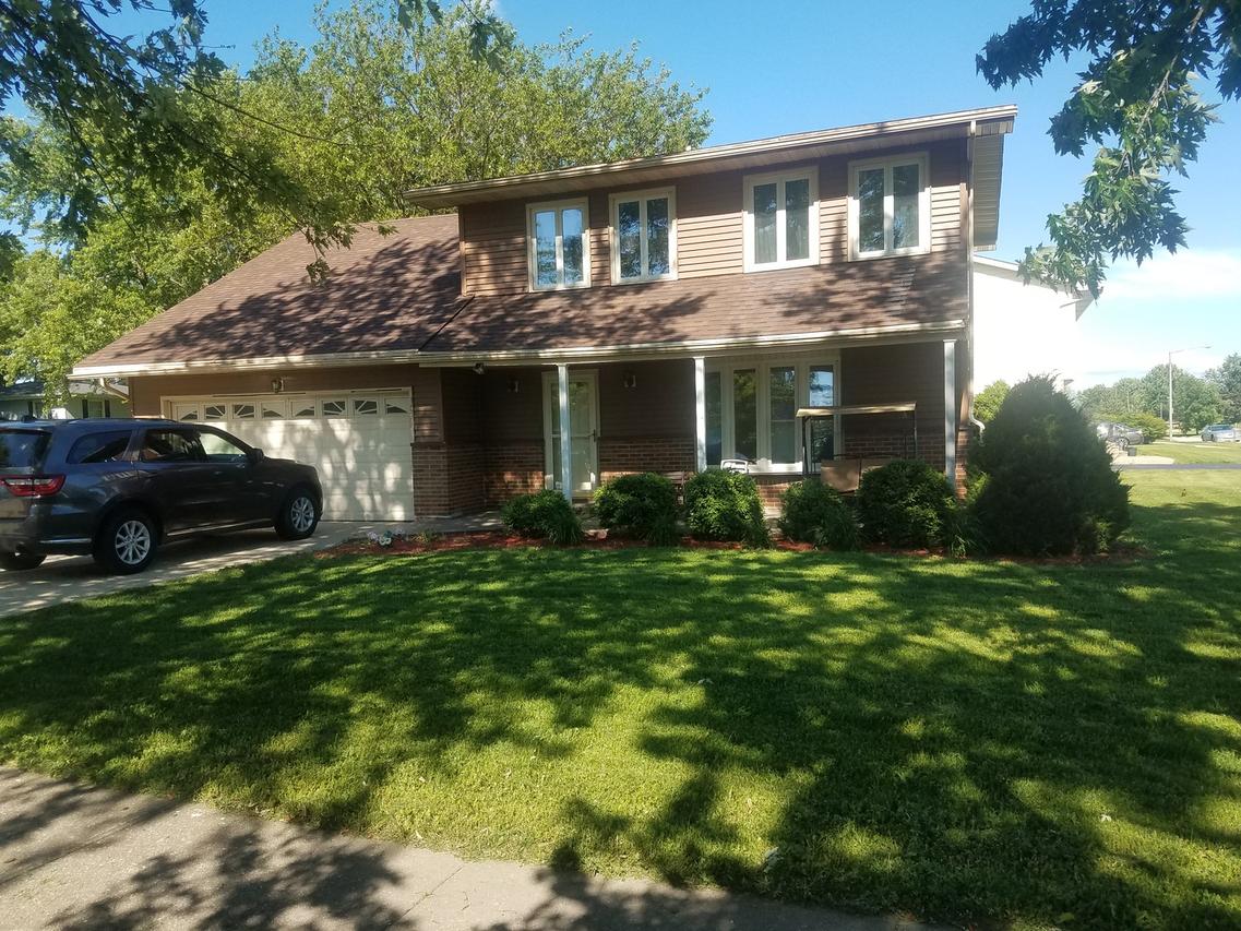 1916 Carriage Ln., Joliet, IL 60433