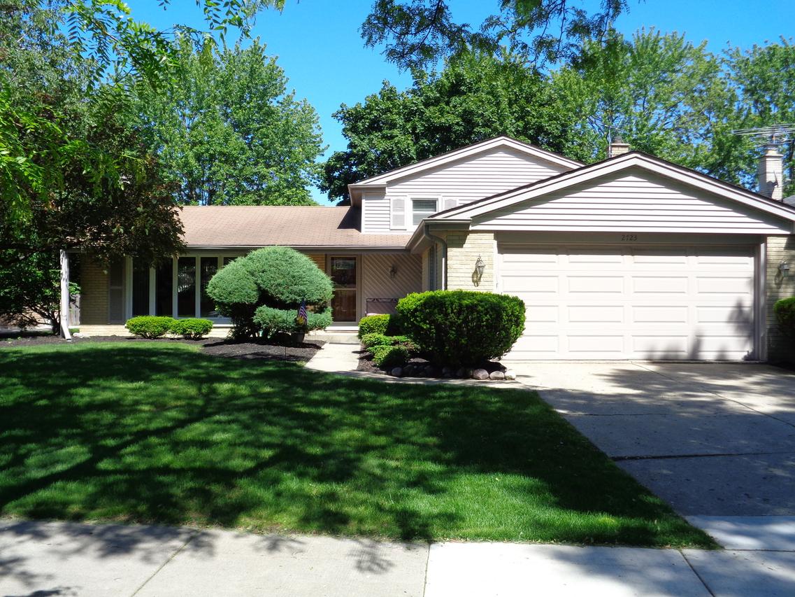 2723 N Brighton Pl., Arlington Heights, IL 60004