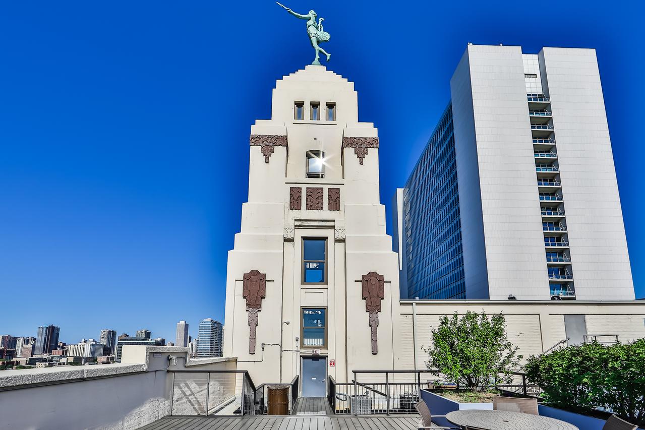 758 N Larrabee St. #703, Chicago, IL 60654
