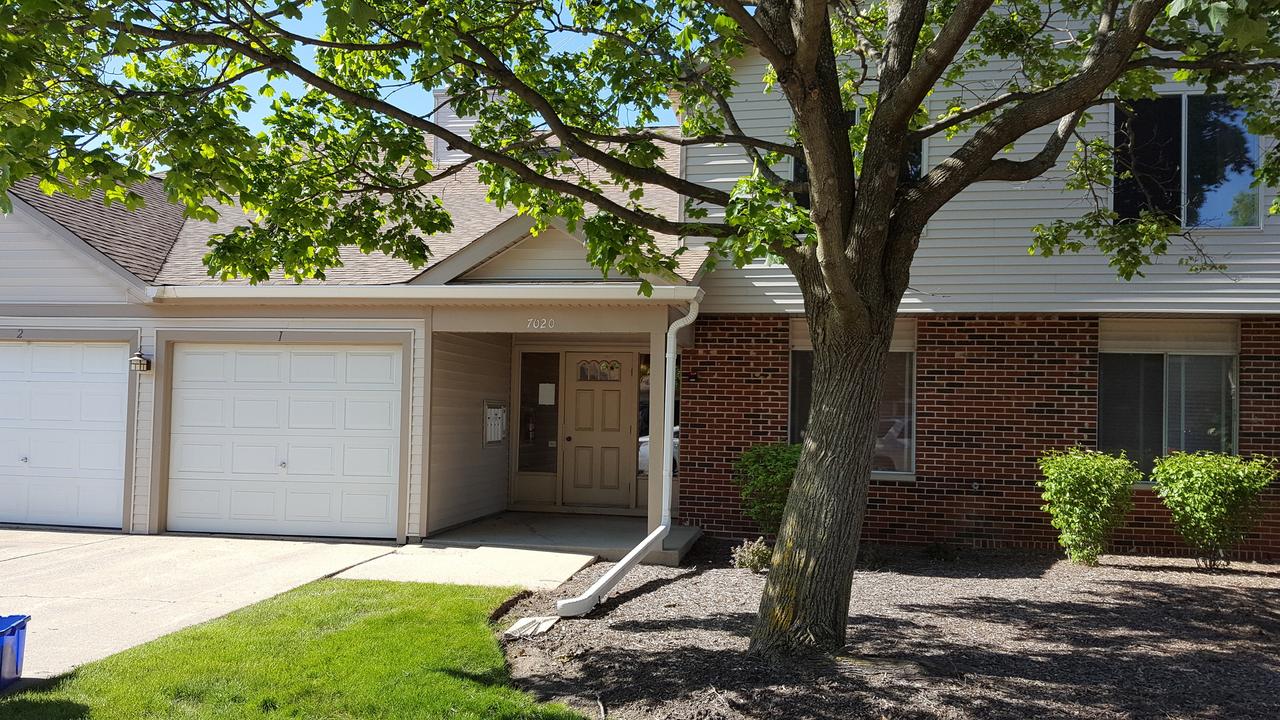 7020 Park Lane Ct. #204, Woodridge, IL 60517