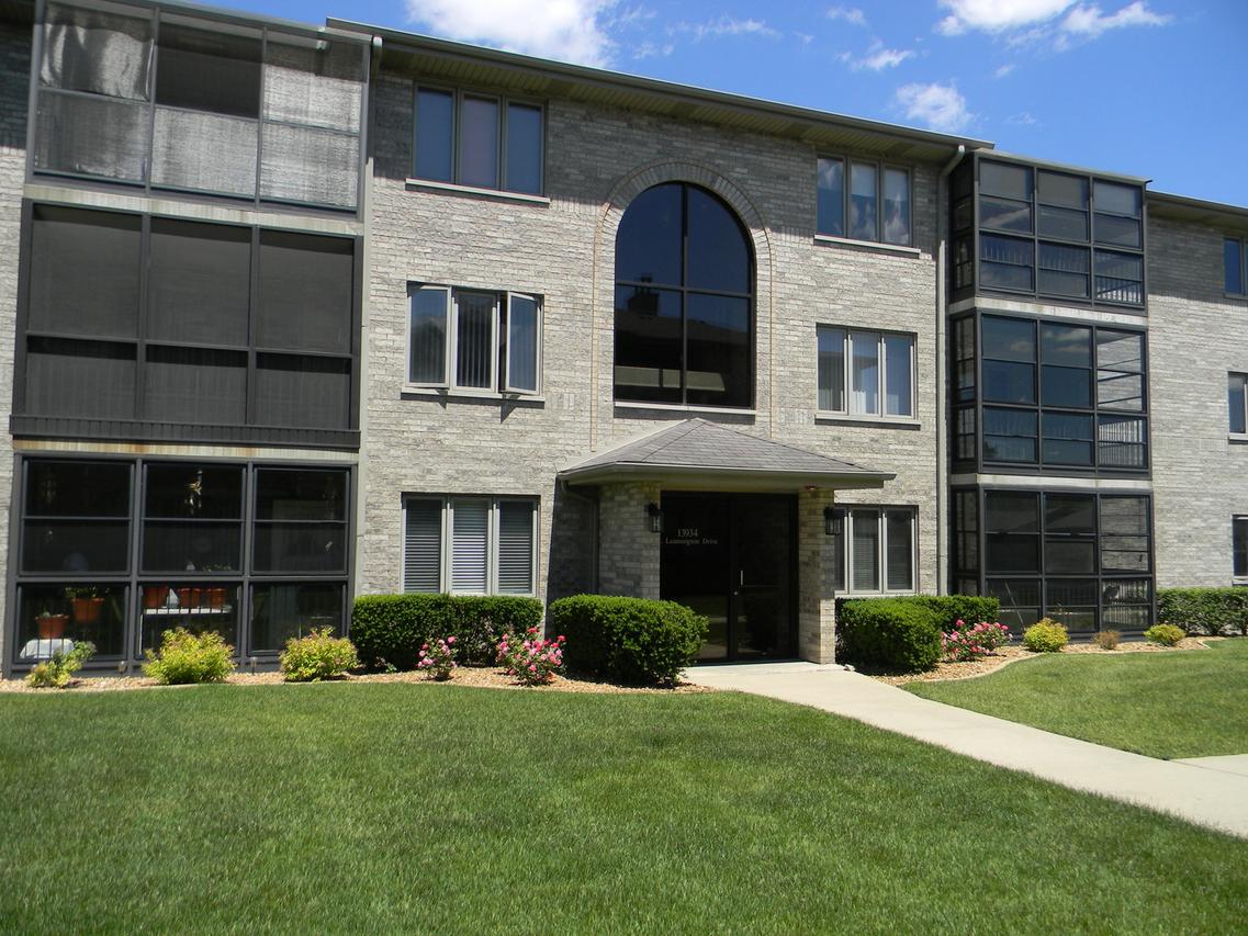 13934 E Leamington Dr. #307, Crestwood, IL 60418