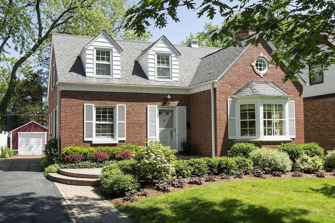 2022 Fir St., Glenview, IL 60025