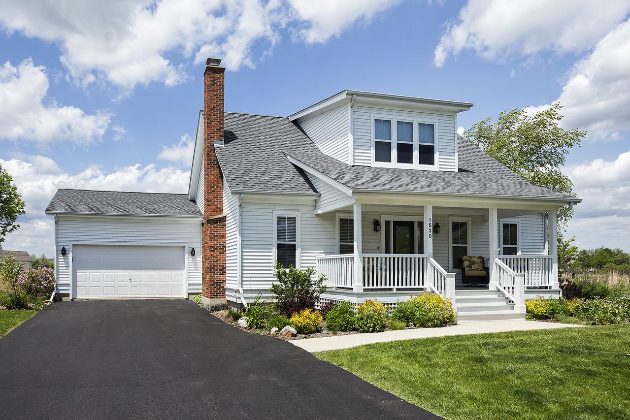 1530 Penstemon Ct., Grayslake, IL 60030