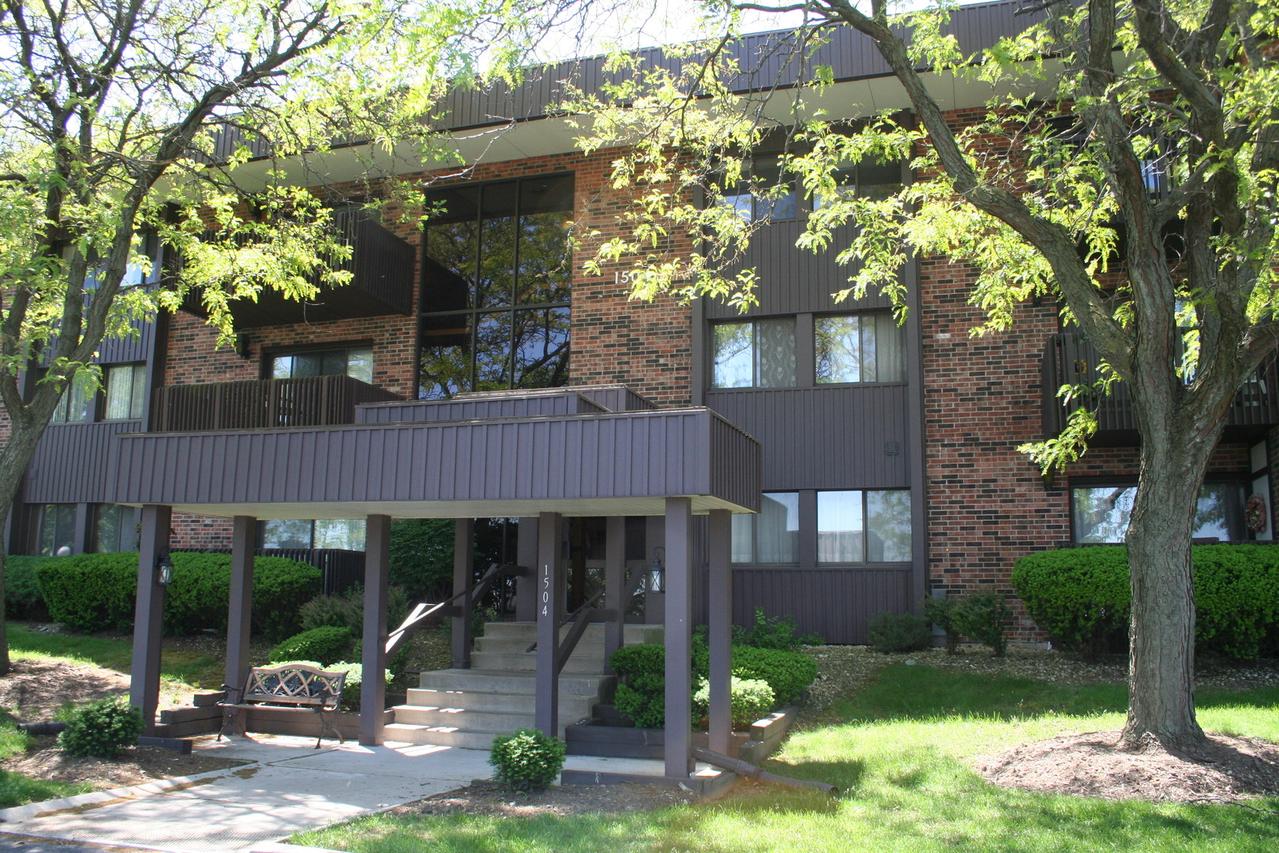 1504 Woodbridge Rd. #2F, Joliet, IL 60436